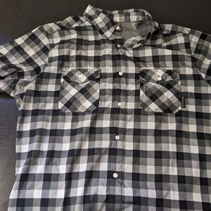 Merrell blacks and grey checkered men's Large shirt (a1)